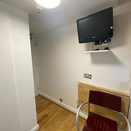 F14- Single Studio Shared Shower/Toilet Near Paddington 伦敦 外观 照片