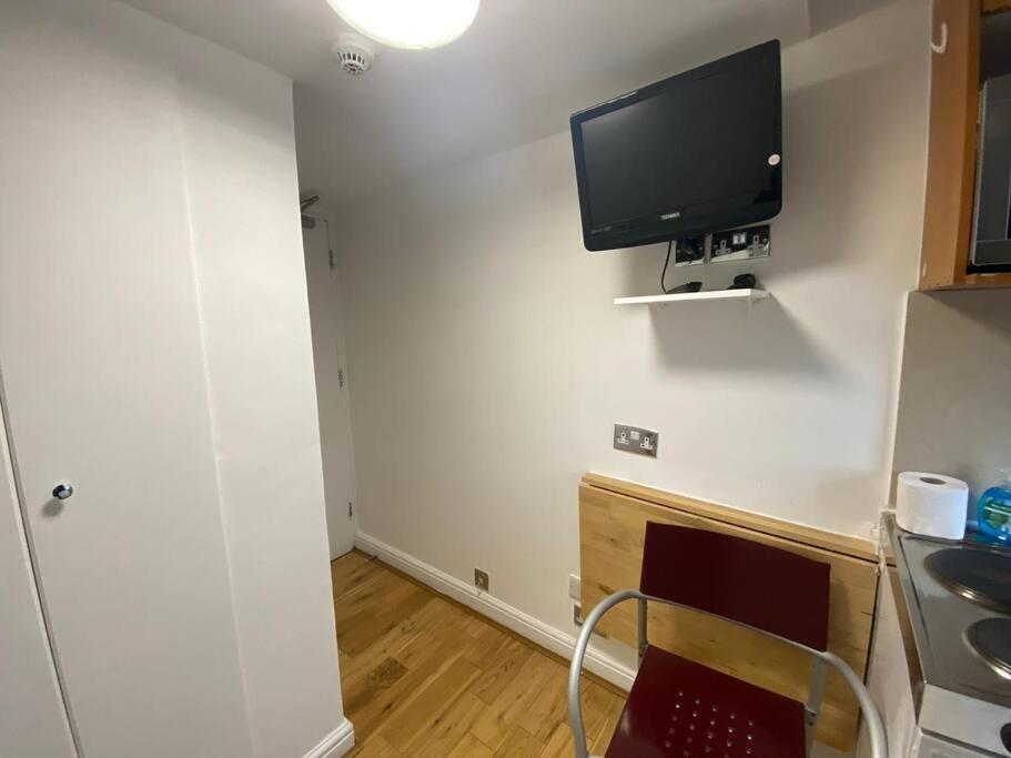 F14- Single Studio Shared Shower/Toilet Near Paddington 伦敦 外观 照片