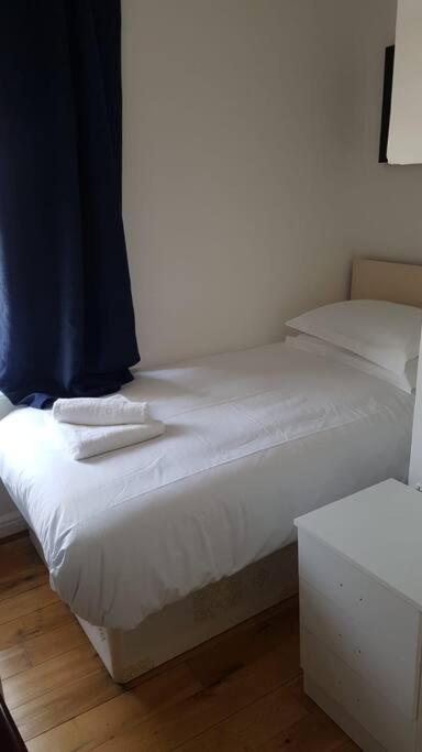 F14- Single Studio Shared Shower/Toilet Near Paddington 伦敦 外观 照片